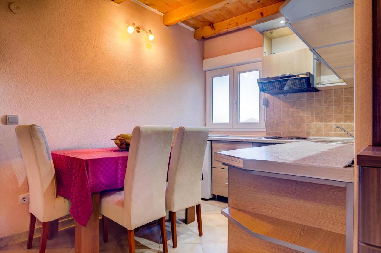 Apartments Vesna Tivat Ngoại thất bức ảnh