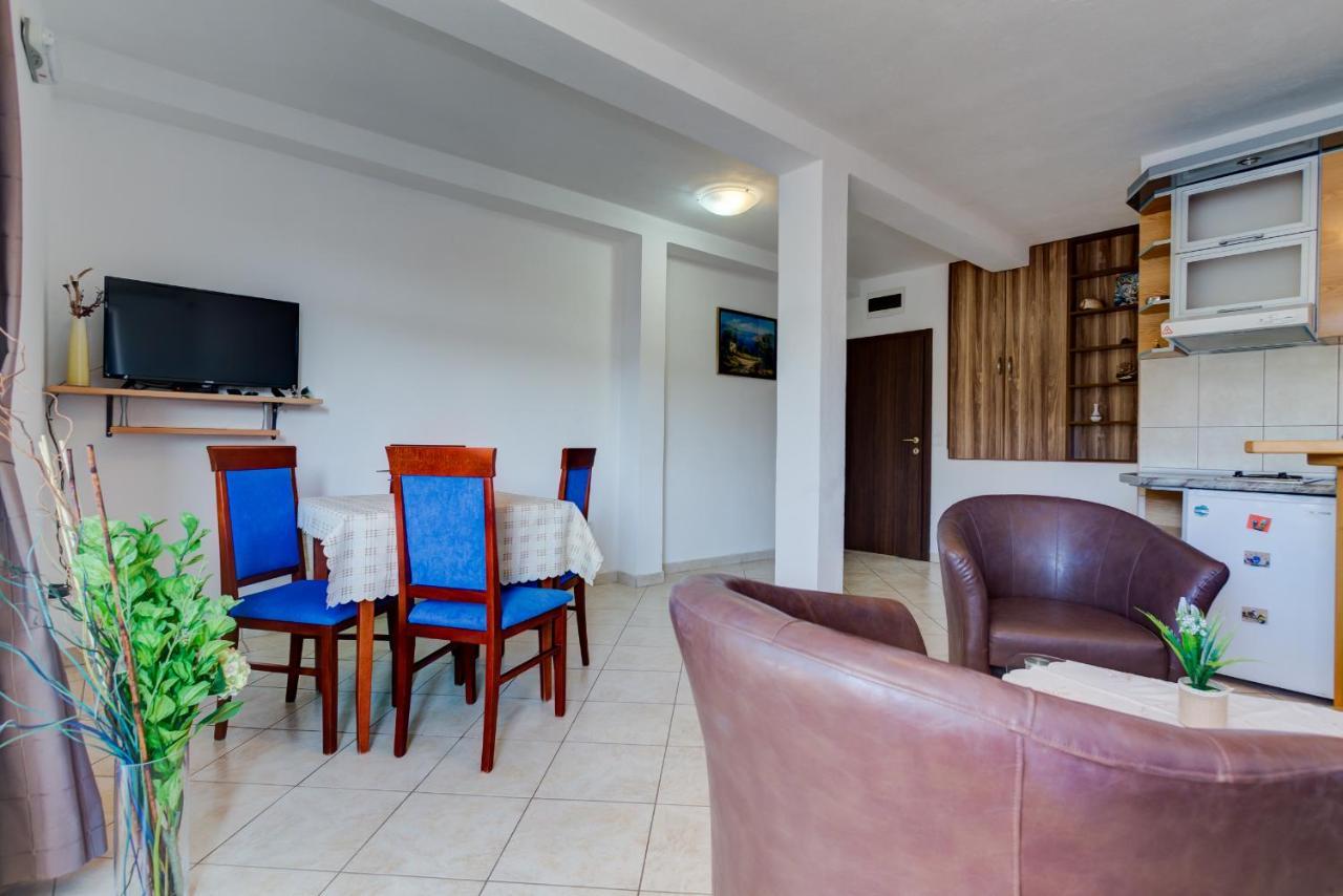 Apartments Vesna Tivat Ngoại thất bức ảnh