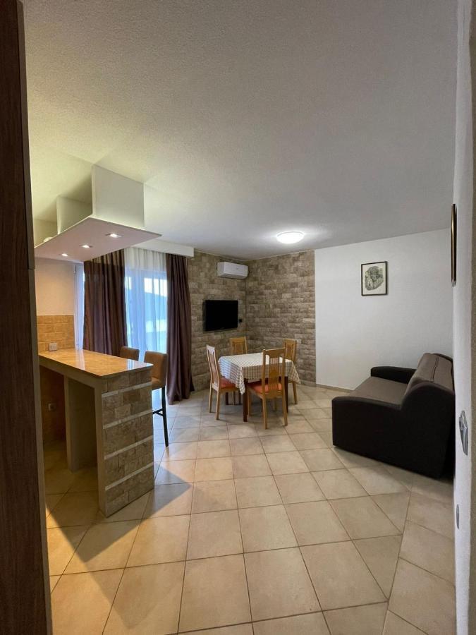 Apartments Vesna Tivat Ngoại thất bức ảnh
